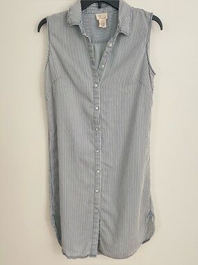 Andrea Jovine Sleeveless Striped Midi Dress in Light Blue and White Size S